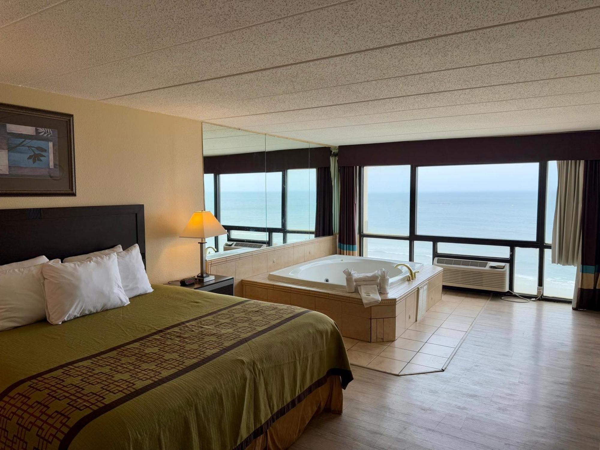 Hotel Travelodge By Wyndham Virginia Oceanfront